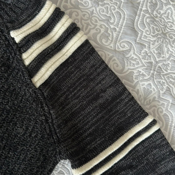 Yoki men cable knit sweater - Picture 4 of 5